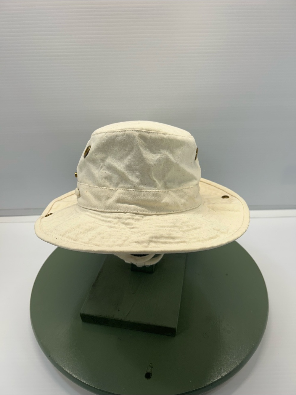 Vintage Tilley Hat Made in Canada with Maple Leaf Snaps. %100 cotton